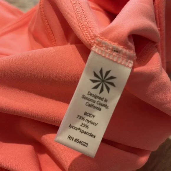 Athleta - Peach/Coral - Crop Plus Size Leggings - Size 1X - Great Used Condition - Picture 7 of 7
